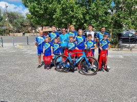remise maillots et bidons offerts par le projet u19 academy region sud et ekoi merc juin